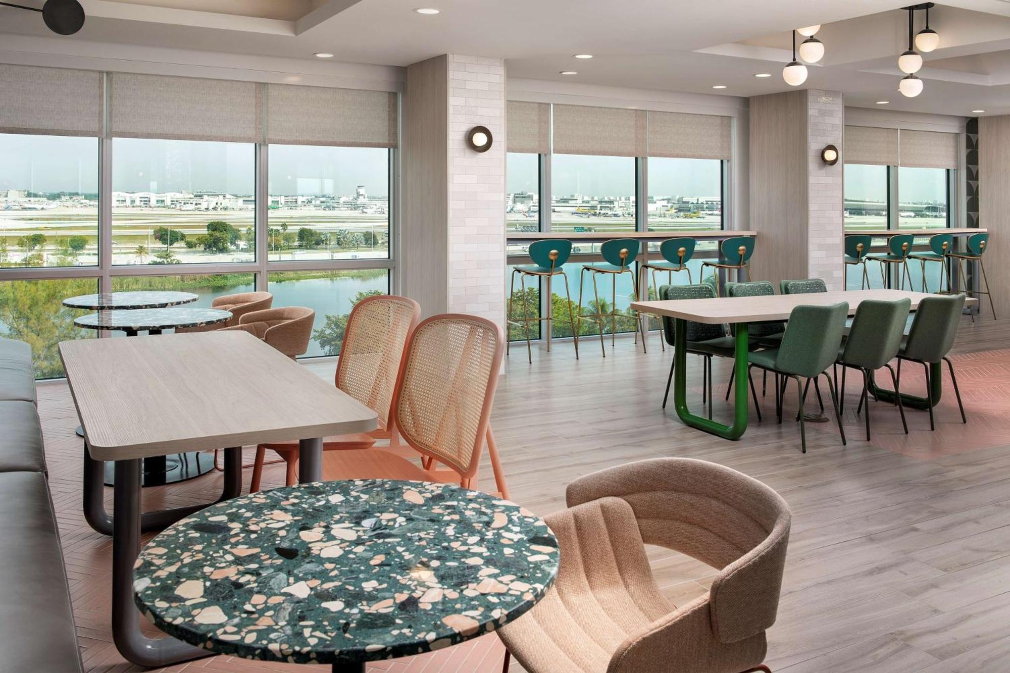 Tru By Hilton Miami Airport South Blue Lagoon, Fl Miami Springs Exterior photo